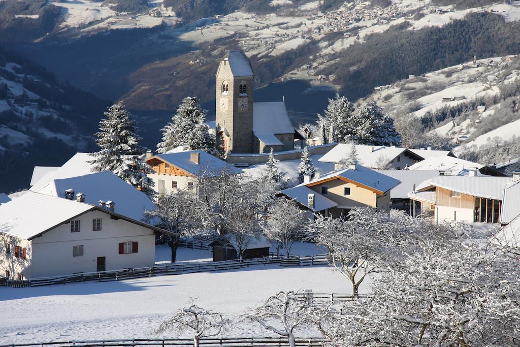 Gasthaus St. Valentin Klausen Exteriör bild