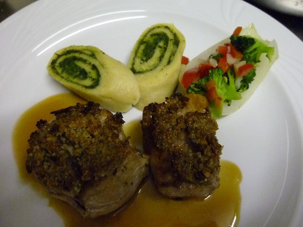 Gasthaus St. Valentin Klausen Exteriör bild