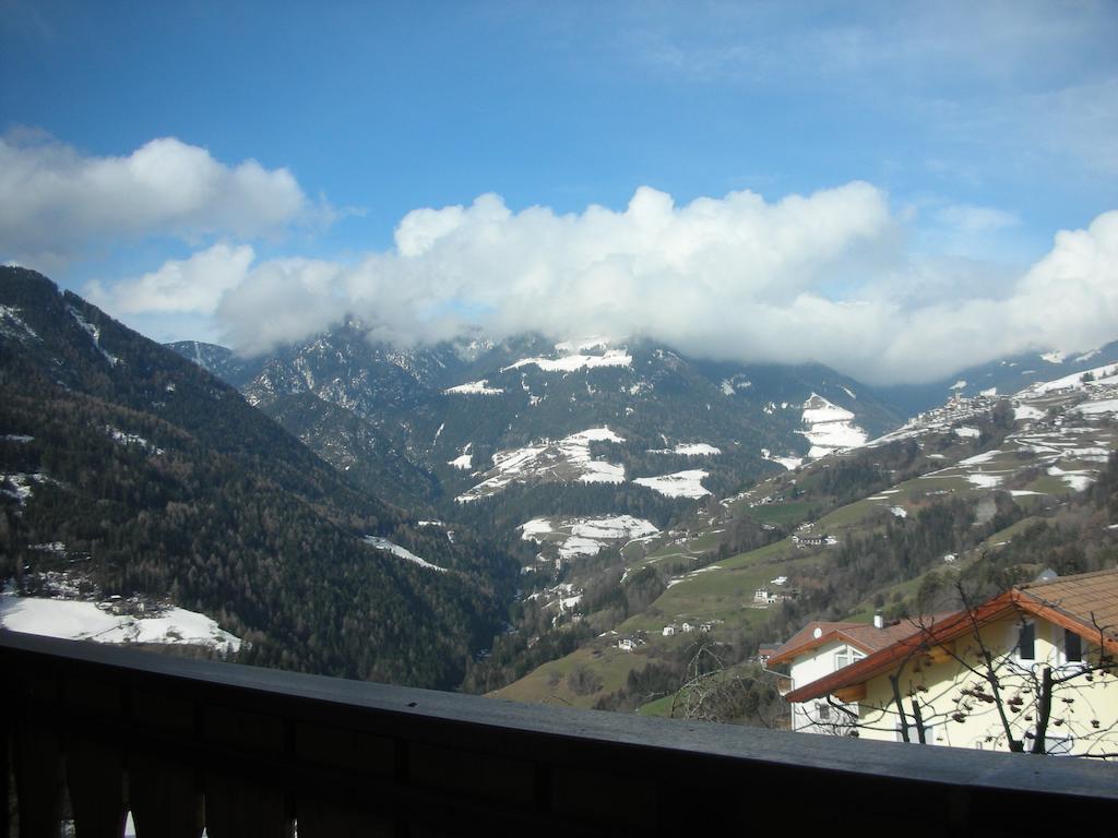 Gasthaus St. Valentin Klausen Exteriör bild
